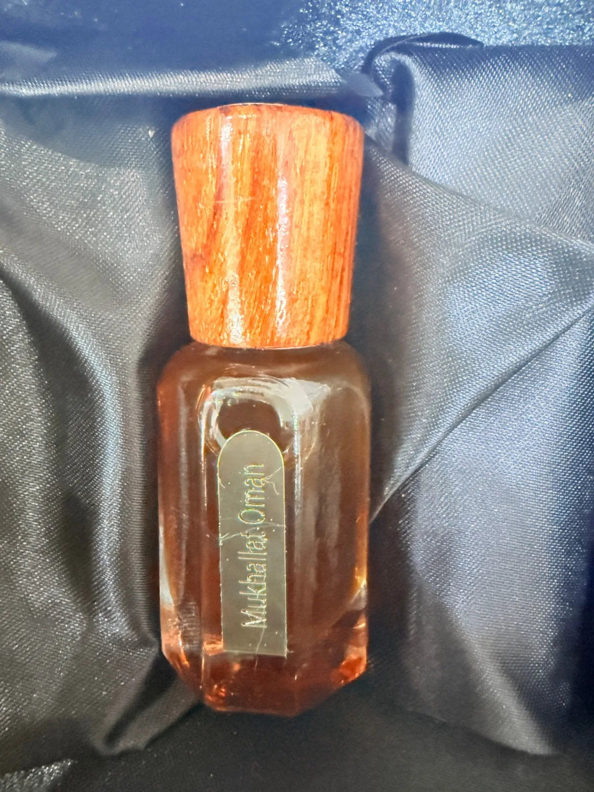 Mukhallat Oman – A Regal Symphony of Spices & Oud